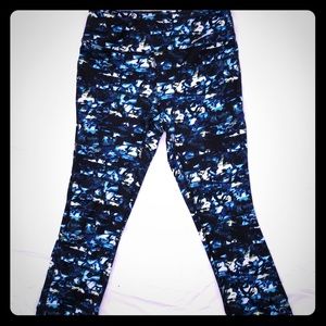 Eddie Bauer Workout Capri Leggings